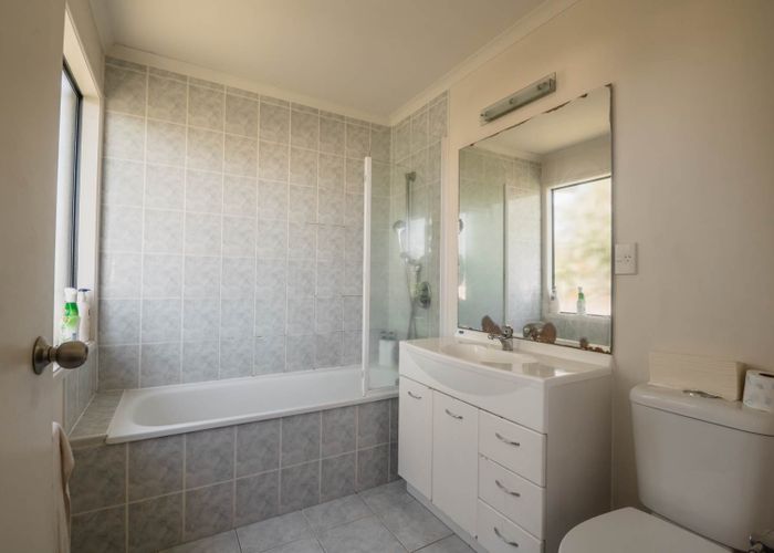  at 18 Pitt Avenue, Clendon Park, Auckland