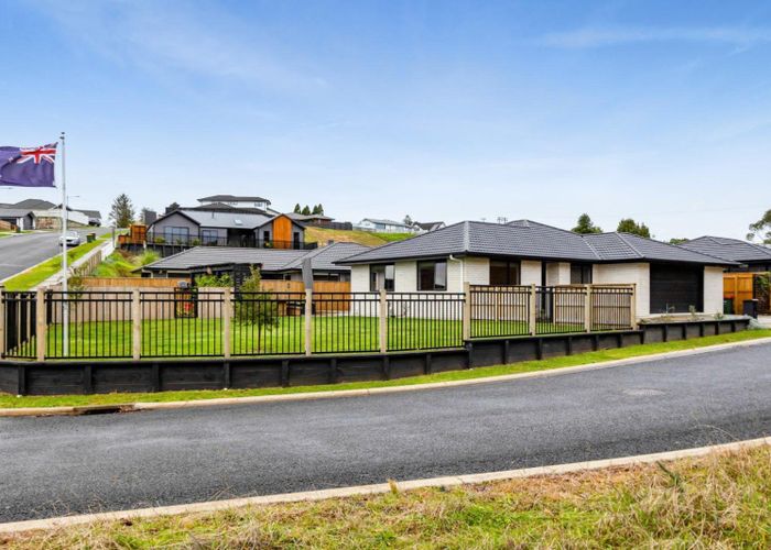  at 3 Ruru Lane, Hurworth, New Plymouth