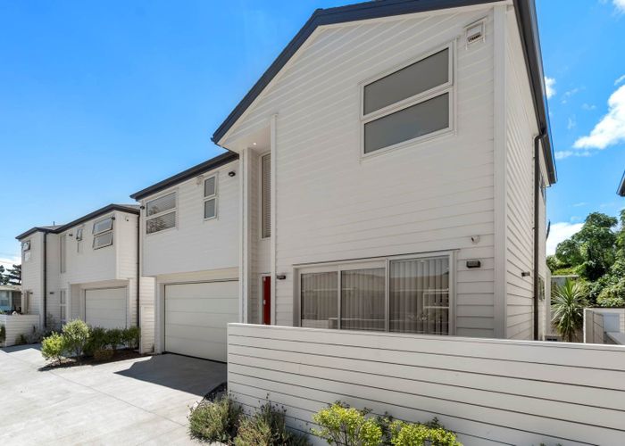  at 52B Boakes Road, Mount Wellington, Auckland