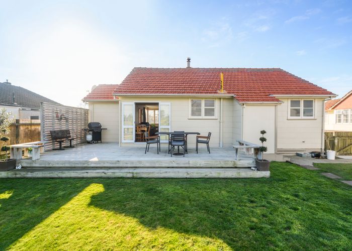  at 20 Thames Street, Roslyn, Palmerston North