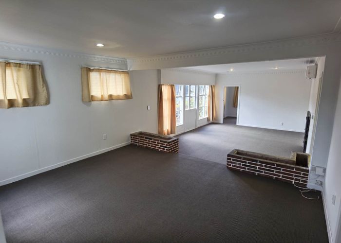  at 15 Lynwood Road, New Lynn, Waitakere City, Auckland