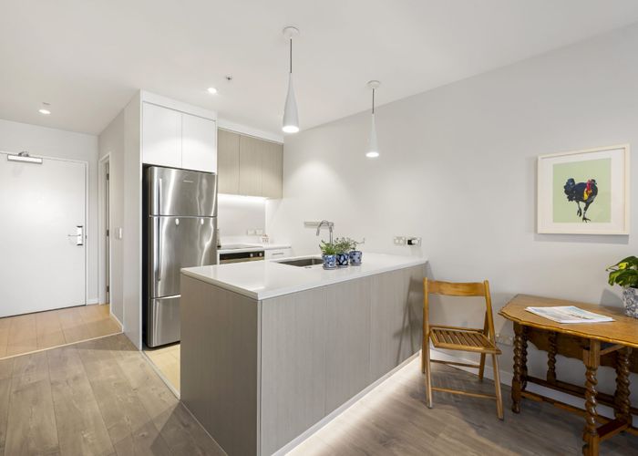  at 208/4 Bute Road, Browns Bay, North Shore City, Auckland