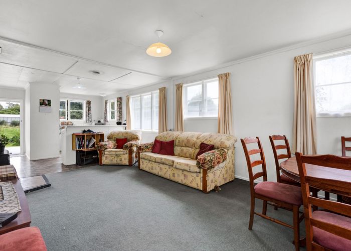  at 2 Denmark Terrace, Midhirst, Stratford