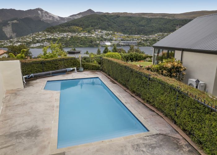  at 8 Elizabeth Place, Kelvin Heights, Queenstown