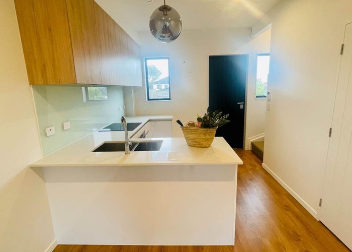  at 2/26 Springvale Drive, Albany, North Shore City, Auckland