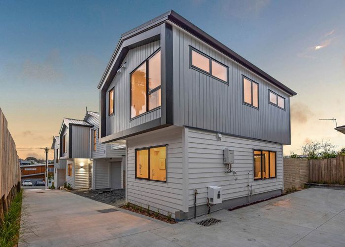  at Lot 3/33 Garadice Road, Rothesay Bay, North Shore City, Auckland