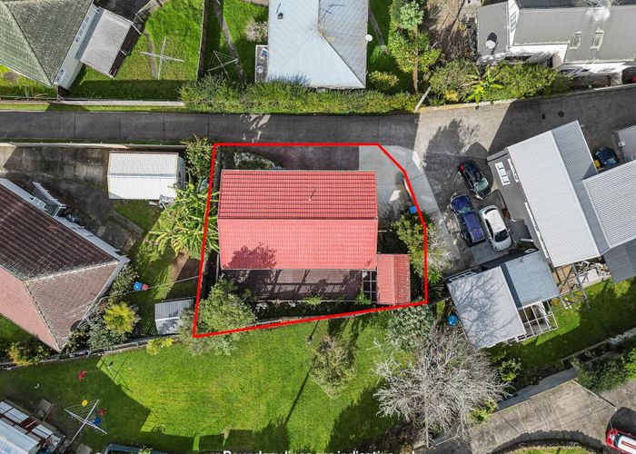  at 2/577 Richardson Road, Mount Roskill, Auckland