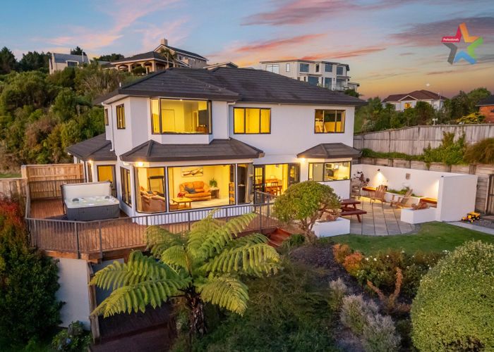  at 9 Oceanview Terrace, Tirohanga, Lower Hutt