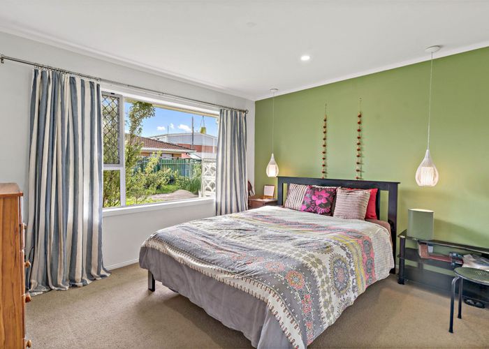  at 2/69 Rangitoto Road, Papatoetoe, Auckland