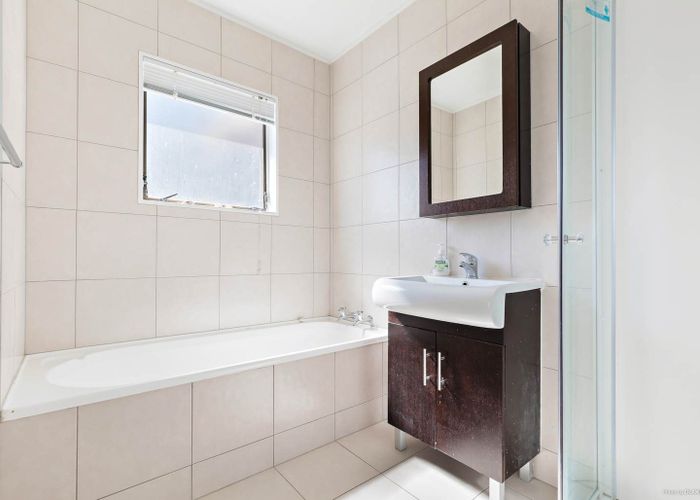  at 2/1 Simon Ellice Drive, Bayview, North Shore City, Auckland