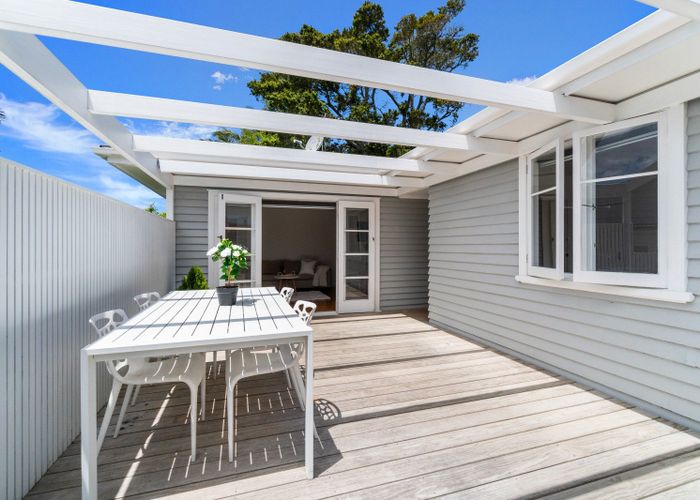  at 16A Fairfax Avenue, Northcote, Auckland