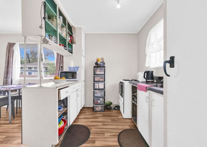  at 4 Wickman Way, Mangere East, Manukau City, Auckland