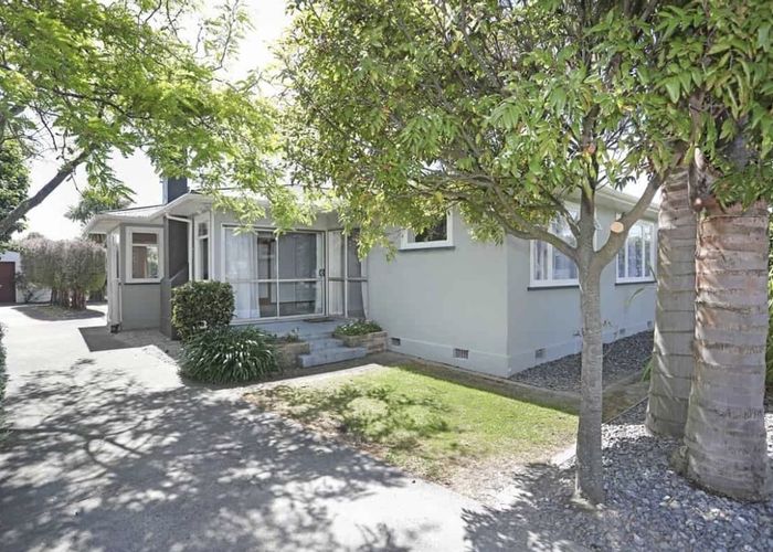  at 8 Nairn Crescent, Awapuni, Palmerston North, Manawatu / Whanganui