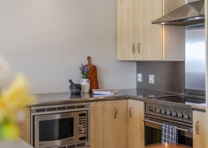  at 22 Paremata Drive, Paremata, Porirua, Wellington