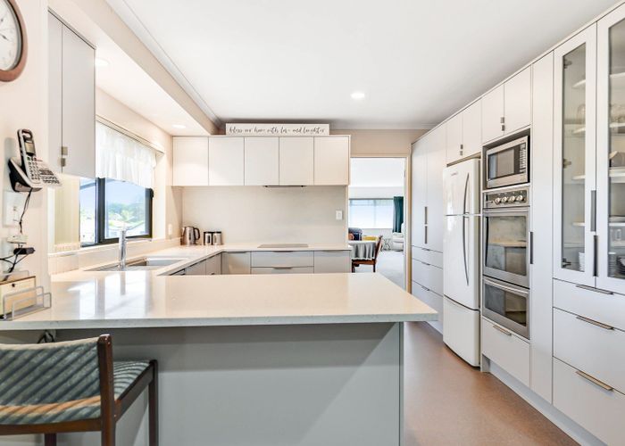  at 95 Dixon Road, Glenview, Hamilton