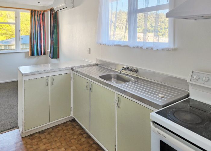  at 14 Thomson Grove, Stokes Valley, Lower Hutt, Wellington