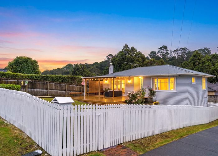  at 52 Woodside Road, Massey, Waitakere City, Auckland