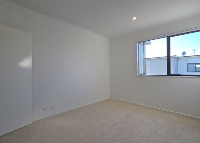 at 32 Whenuapai Drive, Whenuapai, Waitakere City, Auckland