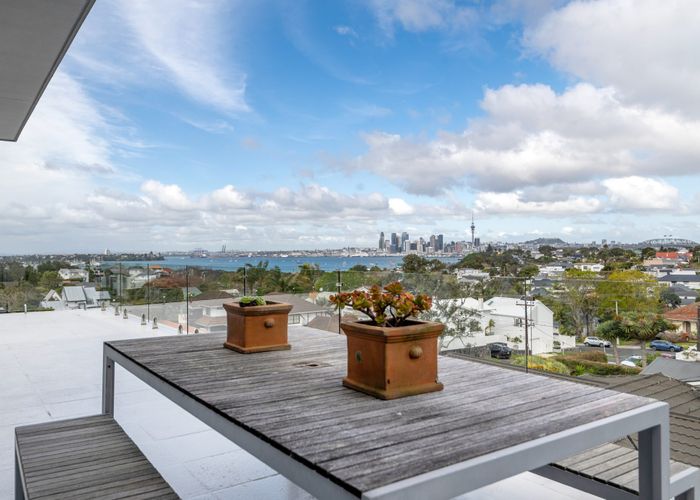  at 6/6 Bruce Street, Northcote Point, Auckland