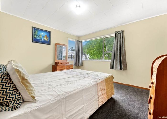  at 4/51 Sikkim Crescent, Clover Park, Manukau City, Auckland