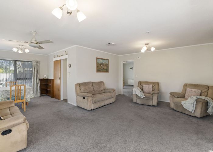  at 32 Eruini Street, Waikanae Beach, Waikanae