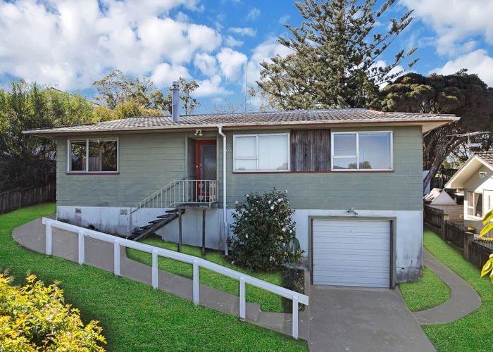  at 6 Lavery Place, Sunnynook, North Shore City, Auckland