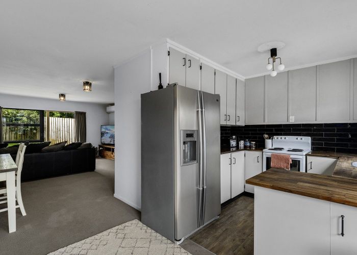  at 2/11 Robins Road, Judea, Tauranga