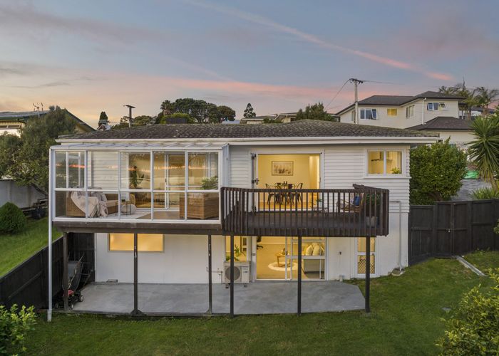 Free property data for 1/37 Sea Vista Avenue, Beach Haven, Auckland