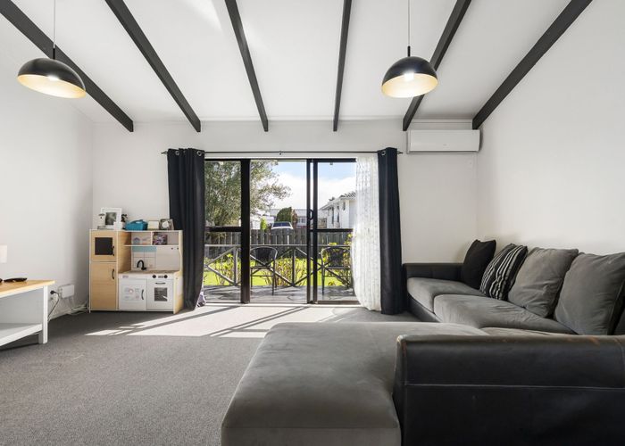  at 2/56 Henwood Road, Mangere East, Manukau City, Auckland