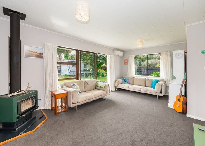  at 4b Princeton Road, Raumati Beach, Kapiti Coast, Wellington