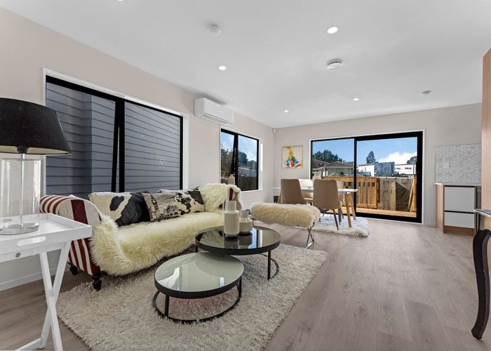  at 3 Convair Crescent, Mangere, Auckland