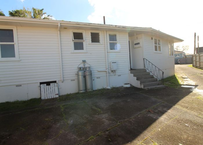  at 27 Wharf Road, Te Atatu Peninsula, Auckland