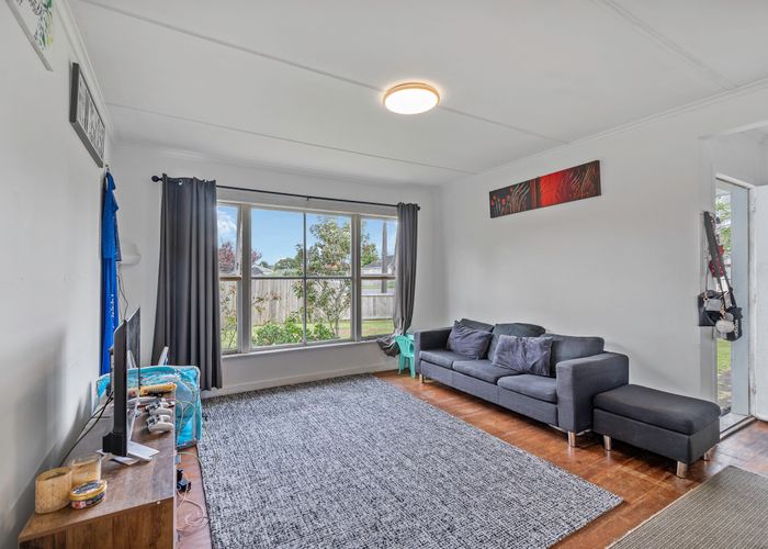  at 7 Linda Place, Otara, Auckland
