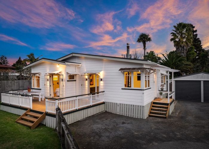  at 27 Lucinda Place, Glen Eden, Auckland