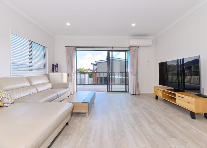  at 49B  Titirangi Road, New Lynn, Waitakere City, Auckland