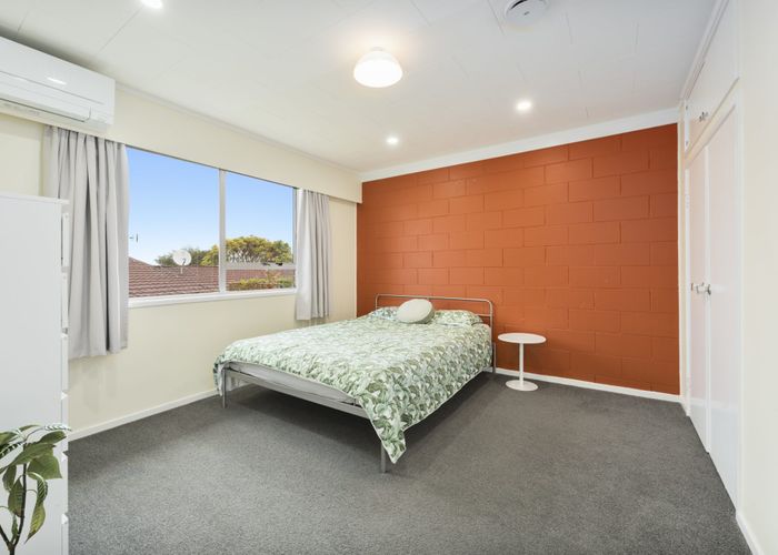  at 2/27 Spence Road, Henderson, Waitakere City, Auckland