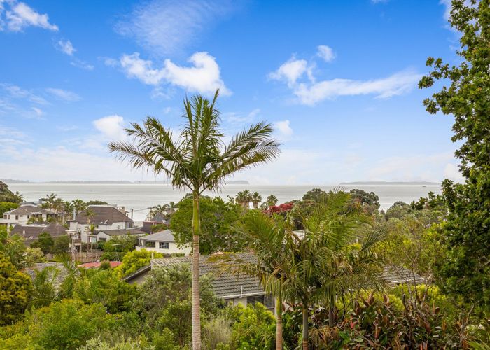  at 3 Park Rise, Campbells Bay, North Shore City, Auckland