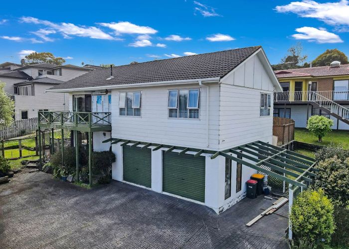  at 4 Elsted Place, Goodwood Heights, Auckland