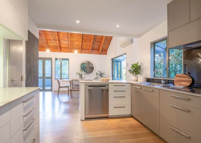  at 6 Tree Fern Trail, Campbells Bay, Auckland