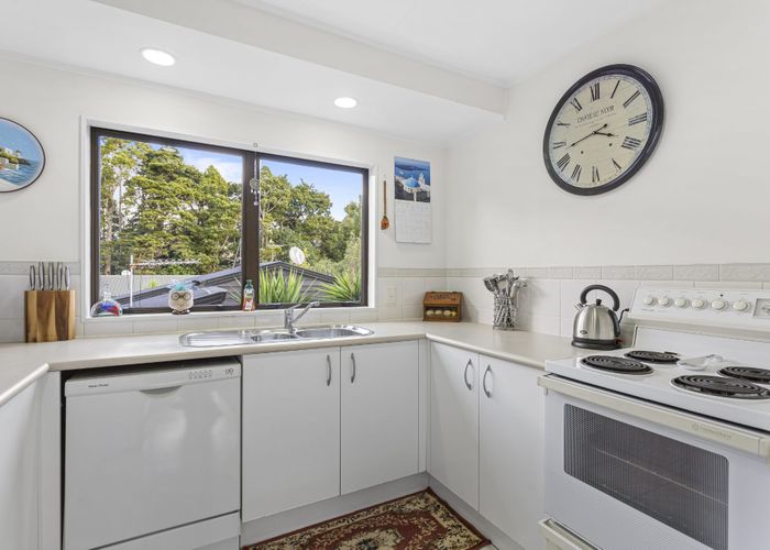  at 5/244 Onewa Road (Postal Address 4/244), Northcote, North Shore City, Auckland