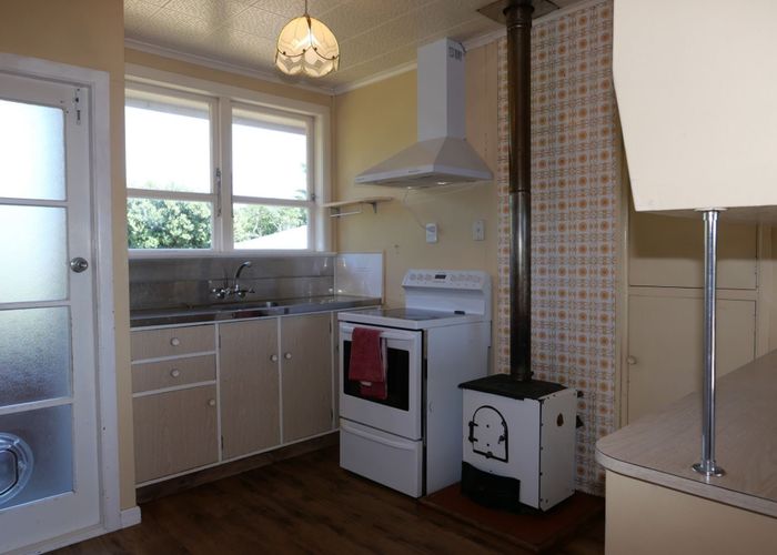  at 2 Piri Place, Glen Innes, Auckland