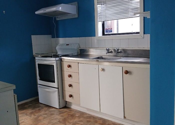  at 2/64 Park Avenue, Papatoetoe, Auckland