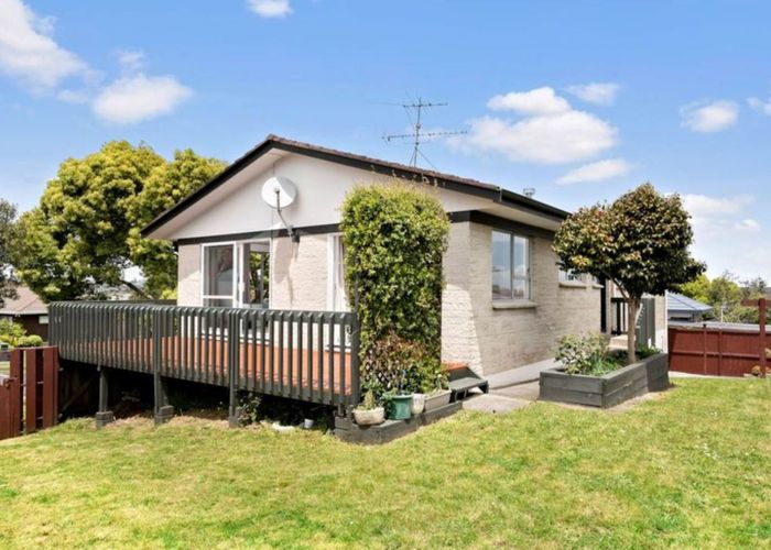  at 1/31 Borrowdace Avenue, Botany Downs, Auckland