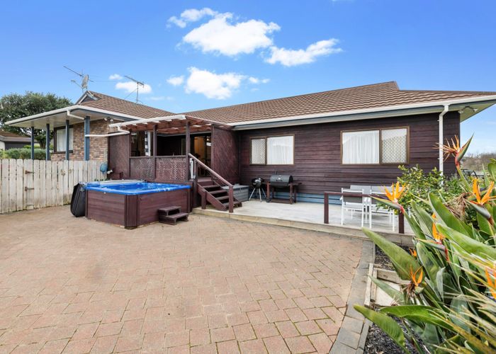  at 41 Pinewood Grove, Botany Downs, Manukau City, Auckland