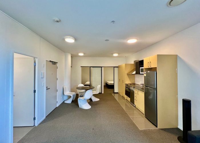  at 306/17 Putney Way, City Centre, Manukau City, Auckland