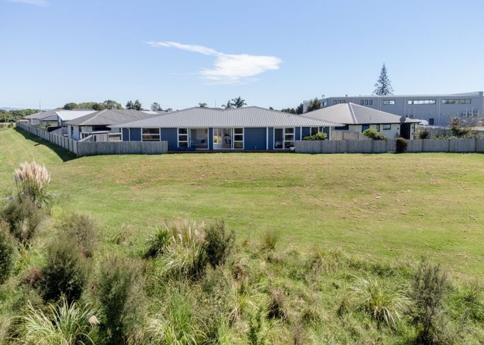  at 18 Westhill Lane, Papamoa Beach, Papamoa