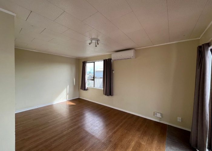  at 2 Zircon Place, Wiri, Auckland