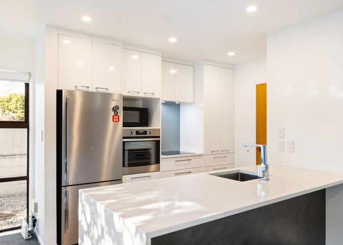  at 2/1 Winchester Street, Merivale, Christchurch City, Canterbury