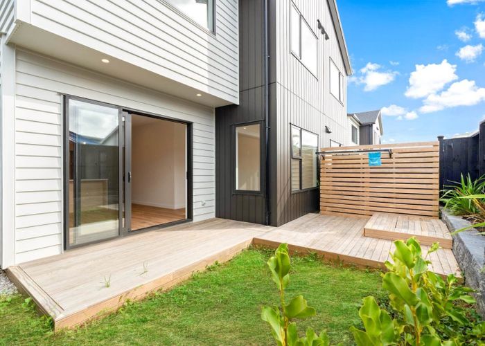  at 5E Poto Street, Te Atatu South, Auckland