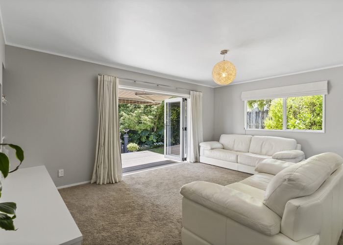  at 6 Mallard Place, Unsworth Heights, Auckland